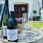 Kal Kove Vendeghaz Es Borteka *