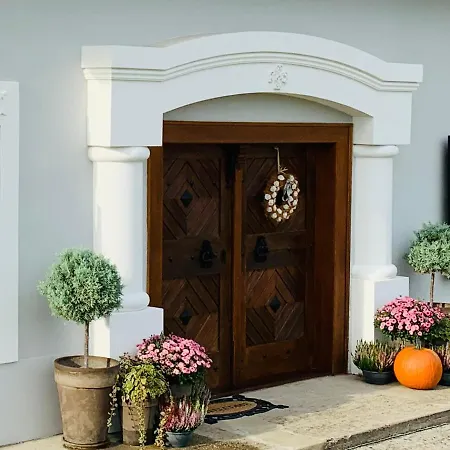 Kal Kove Vendeghaz Es Borteka *