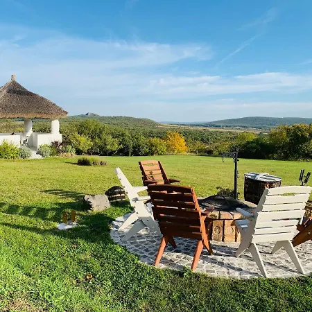 Kal Kove Vendeghaz Es Borteka Ferienhaus