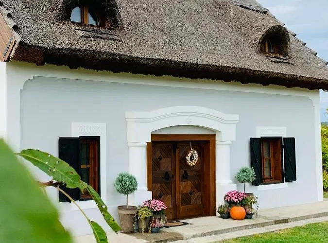 Kal Kove Vendeghaz Es Borteka * Köveskál