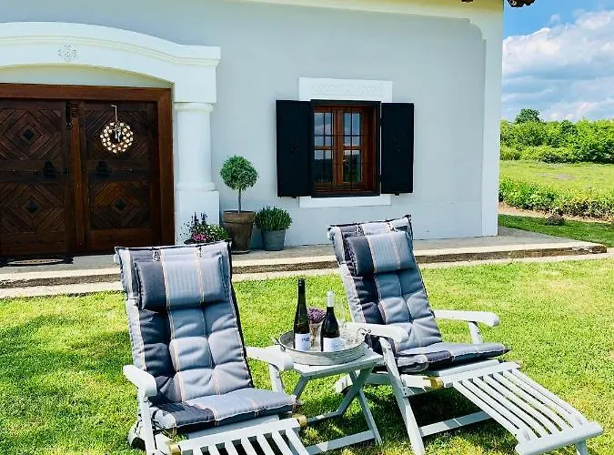 Kal Kove Vendeghaz Es Borteka Köveskál